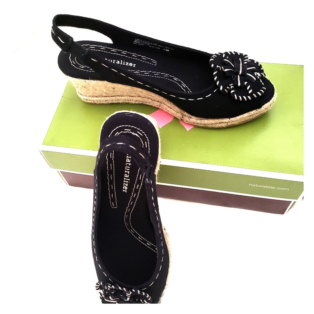 Naturalizer black shoe wedges 7